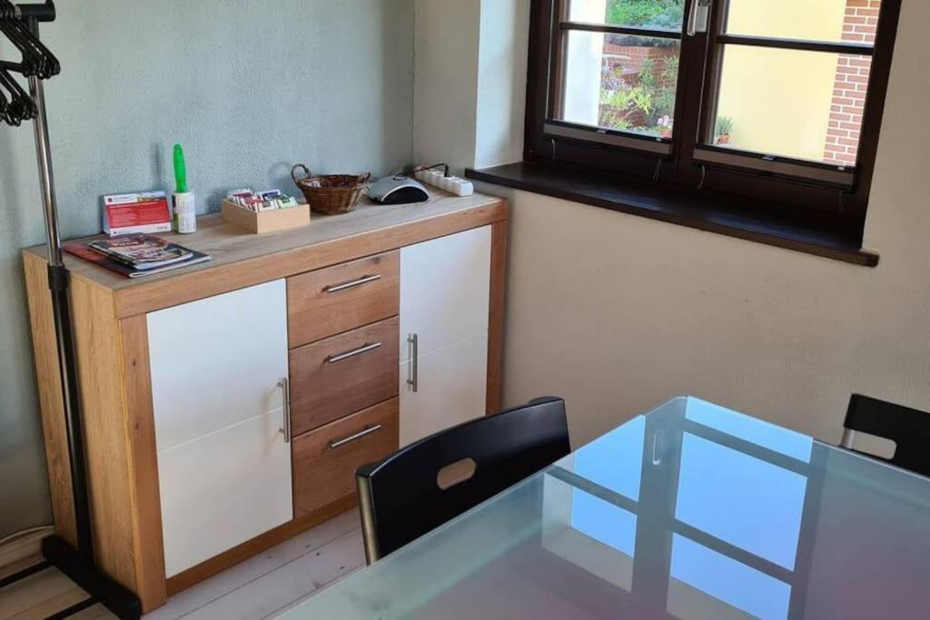 Private Room In Our Home With Free Vvo Ticket & Cats Pirna Exterior photo
